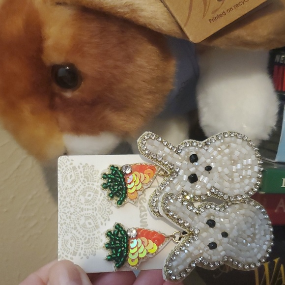 Eclectic Treasures Jewelry - NWT  Easter Bunny bling pierced earrings